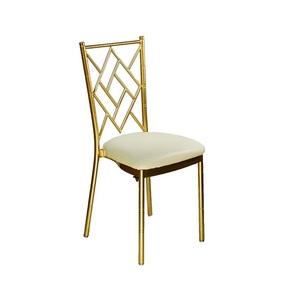Silla de diseño moderno de calidad antigua para el hogar con tapa de terciopelo blanco, soporte dorado brillante de metal, uso en hotel, sala de descanso para el hogar a precio de venta - Product Image 1
