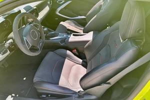 CHEVROLET CAMARO ZL1 COUPÉ 2020 USADO, TRANSMISIÓN MANUAL DE 6 VELOCIDADES, MOTOR V8 SUPERCARGADO DE 650 HP, LISTO PARA ENTREGA - Product Image 4