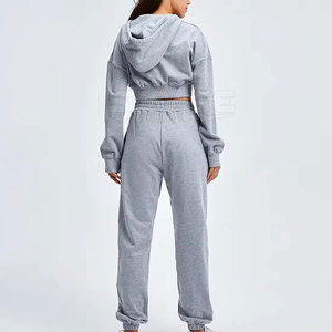 Conjunto Deportivo de Top Corto con Capucha para Invierno, con Tela Transpirable para Uso Diario, Estilo Moderno - Product Image 4