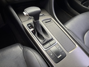 Excelente Kia K5 Optima Sedán Blanco Usado 2019, Automático, Gasolina, Volante a la Izquierda, Ideal para Viajes Diarios - Product Image 6
