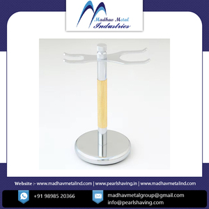 Support de rasage luxueux en métal avec rasoir et porte-brosse disponible au prix de gros - Product Image 2