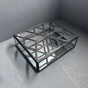 Boîte à bijoux organisateur, boîte de rangement pour bijoux, forme carrée avec finition noire - Product Image 4