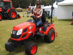 เครื่องตัดหญ้าแบบ Zero Turn รุ่น KIOTI CS2610 คุณภาพดีที่สุด เครื่องยนต์เบนซิน 2 จังหวะ ระดับอุตสาหกรรม/งาน DIY ขายดี ราคาส่ง จัดส่งโดยตรง - Product Image 2