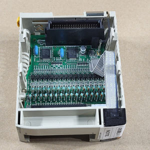 Módulo de entrada CQM1 ID213 de 32 puntos, señales digitales de 24 VCC, diseño compacto para sistemas PLC - Product Image 2