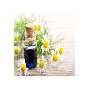 Huile essentielle de camomille naturelle à vente chaude, qualité supérieure, pour les soins de la peau et les diffuseurs - Product Image 1