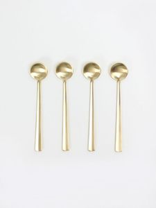 Cuillère à dessert en laiton plaqué or, polissage miroir, entièrement embossée, motif palmier côtelé, poignée de luxe, pour mariage, maison, hôtel - Product Image 3