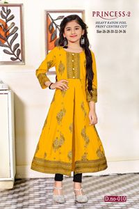 Estampado de lámina de rayón de excelente calidad con estilo de diseñador de corte central Kurti para niñas, bodas y fiestas - Product Image 2