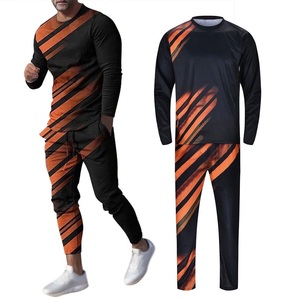 Ensemble de sweatshirts de jogging de haute qualité fabriqués au Pakistan pour hommes et femmes Service OEM Tendance Survêtement grande taille pour l'exercice - Product Image 3