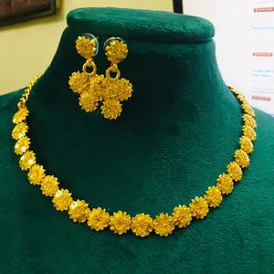 2022 24k plaqué or bijoux fête Figure colliers beau cuivre de l'inde femmes classique boîte chaîne charme colliers