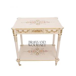 Carrito de Servicio Clásico de Madera Maciza con Diseño Floral Pintado a Mano y Detalles de Latón para Interiores de Lujo - Product Image 1