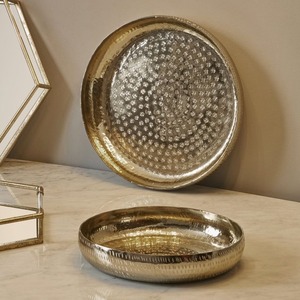 Plateau de service en laiton poli de qualité supérieure avec bords décoratifs, parfait pour les fêtes de mariage et les tables d'événements spéciaux - Product Image 4