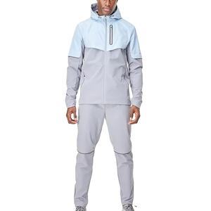 ชุดวอร์มผู้ชายขายส่งแบบ OEM ผ้าโพลีเอสเตอร์/คอตตอน แขนยาว สวมใส่สบาย น้ำหนักเบา แห้งเร็ว ระบายอากาศได้ดี มีเชือกผูกและกระเป๋าข้าง - Product Image 1