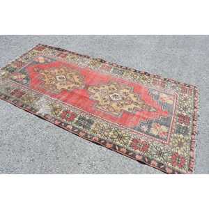 Alfombra Turca Vintage Ecológica de 3.9x8.1 pies, Alfombra de Lana Roja con Diseño de Patchwork y Base de Látex - Product Image 2