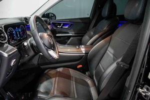 Mercedes-Benz GLC 300 4MATIC Automatique Gauche R20 Cuir Foncé SUV d'occasion Propre 2024 - Product Image 5