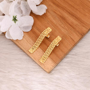 Pendientes de Botón de Latón Chapado en Oro para Mujer, Diseño Artesanal, Alta Calidad, Fabricante Mayorista - Product Image 3