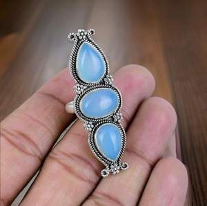 แหวนชั้นดีเงินสเตอร์ลิงทำด้วยมือ925พลอยคาลซิโดนีธรรมชาติดีไซน์คลาสสิกไม่เหมือนใครสำหรับงานแต่งงานนิรันดร์ที่กำหนดเอง - Product Image 4