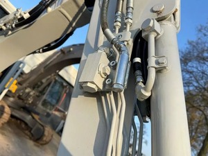 รถขุดตีนตะขาบ Takeuchi TB320 มือสอง รถตักหน้าขุดตีนตะขาบขนาดเล็ก รถขุดตีนตะขาบ Takeuchi - Product Image 3