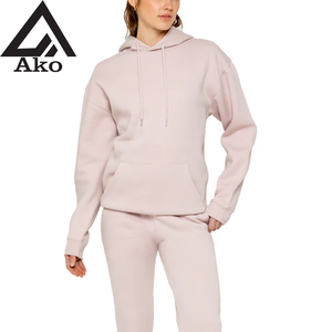 Conjuntos de sudaderas con capucha para mujer de alta calidad, diseño de logotipo personalizado, patrón de algodón, ropa urbana, conjunto de sudadera lisa de Ako - Product Image 1