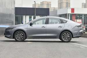 รถยนต์ไฟฟ้าปลั๊กอินไฮบริดรุ่น Destroyer 05 ปี 2024 ระยะทางวิ่งมากกว่า 700 กม. แบตเตอรี่ 110 กิโลวัตต์ชั่วโมง กำลังมอเตอร์ 200-250 กิโลวัตต์ - Product Image 4