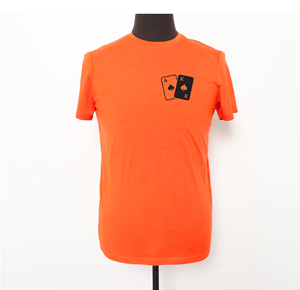 เสื้อยืดคอกลมแขนสั้นผู้ชาย สีตามสั่ง ผ้าคอตตอนเจอร์ซีย์ 100% พิมพ์ลายตัวอักษร ดีไซน์โลโก้ด้านหน้า ทรงหลวม สวมใส่สบาย - Product Image 1