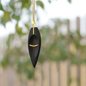 2024 venta al por mayor creativo hecho a mano brillante tradición neackles en único cielo azul oscuro nubes resina collar luminoso para mujeres - Product Image 1