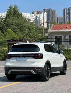 Voiture d'occasion 1.2T DSG R-Line essence, SUV compact 5 places, automatique, pas cher, véhicule d'occasion à vendre - Product Image 2