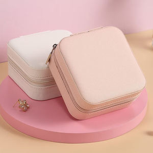 Boîte à bagues personnalisée en cuir PU pour femmes Boîte à bijoux personnalisée pour l'emballage de boîtes à bijoux pour femmes - Product Image 3