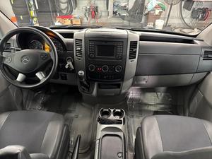 Mercedes-Benz Sprinter 2500 Usada del 2016 con Techo Normal - Product Image 3
