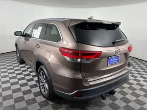 Toyota Highlander XLE 2017 - Product Image 3