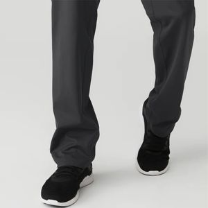 Pantalon de bureau de qualité supérieure pour hommes-Design confortable à boutons, idéal pour les looks professionnels décontractés - Product Image 1