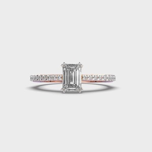 Bague de fiançailles romantique spéciale Journée de la Femme en or 18 carats avec diamant de laboratoire taille émeraude de 1,20 carat, élégante bague de mariage - Product Image 5