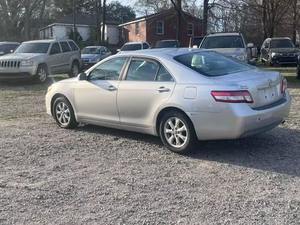 รถยนต์โตโยต้า แคมรี่ LE ปี 2011 แบบ 4 ประตู ใช้งานมาอย่างดี - Product Image 3