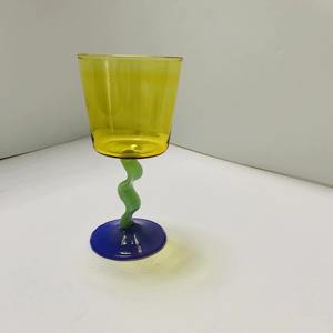 Verres en verre personnalisables en gros, plaisir tactile à tenir un verre à vin, ajoute à l'expérience globale - Product Image 6