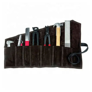 Kit enroulable d'outils de maréchal-ferrant en cuir Organisateur de salle de sellerie personnalisé Hilmar Tool Hardware Set Protective Leather Sheathe for Farriers - Product Image 5