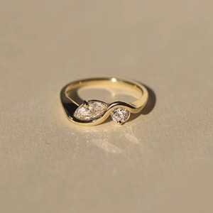 Bague en or 14 carats avec diamant de laboratoire de coupe ovale de luxe, bijoux de mariage élégants, design classique, fabricant d'exportation en gros - Product Image 5