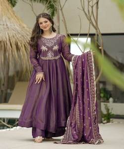 Vestido de fiesta Georgette para Eid con hermoso trabajo de hilo - Product Image 3