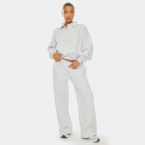 Conjunto de chándal de 2 piezas para mujer con logotipo personalizado de longitud completa gris claro Marga Sudadera con capucha y pantalones de chándal de 2 piezas para mujer - Product Image 3