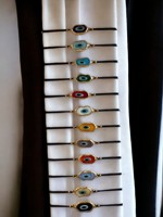 DAFNI Verschiedene handgefertigte Makramee-Armbänder im Bohème-Stil aus Kunststoff mit Evil-Eye-Perlen – Werbegeschenk aus Istanbul