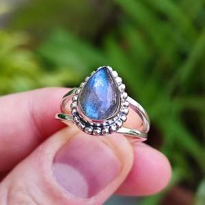 Bague pour femme en argent sterling 925 faite à la main avec pierre précieuse naturelle labradorite, style bohème, bague en argent labradorite, coupe/cabochon labradorite - Product Image 3