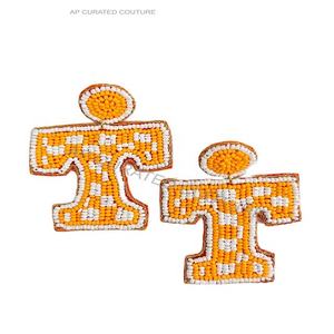 Pendientes de diseñador con cuentas de semillas hechas a mano indias personalizables con nombre de equipo para niñas, día de juego, ocasión de boda, venta al por mayor - Product Image 2