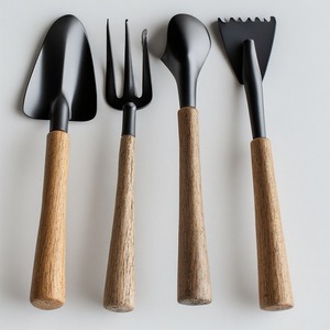 Ciseaux de jardin en fer de qualité supérieure en surface patinée antique faits à la main avec des lames de précision conçues pour l'utilité et la décoration - Product Image 3