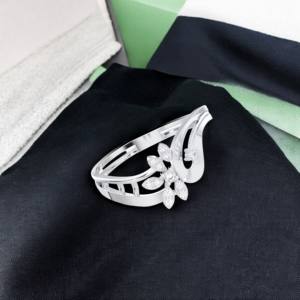 แหวนเพชรสีทองลายดอกไม้ทำจาก VVS-VS เพชรหนา10K/14K/18K E-F กะรัต0.10กะรัต - Product Image 6