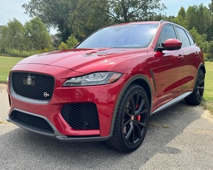 รถ Jaguar F-Pace SVR ปี 2020 สภาพดีเยี่ยม เครื่องยนต์ V8 ซูเปอร์ชาร์จ 550 แรงม้า ระบบขับเคลื่อนสี่ล้อ (AWD) - พร้อมส่งมอบ - Product Image 4