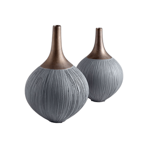 Jarrón Decorativo de Hierro Metálico Cordey con Acento Escultural Cónico Suave y Acabado Metálico Glamuroso para Interiores Elegantes - Product Image 2