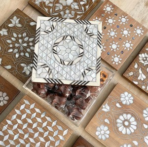 Caja de Madera Lacada Cuadrada de Diseño Exclusivo para Regalo de Ramadán, Eid, Dulces, Chocolate, Decoración Islámica de Alta Calidad - Product Image 4