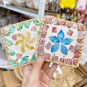 Set de table carré en rotin avec incrustation colorée de nacre, vente en gros directe d'usine, logo personnalisé, décoration de salle à manger du Vietnam - Product Image 1