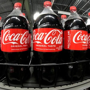 Coca Cola 2 Liter Classic <b>Soft</b> <b>Drink</b> Refreshing Beverage for Supermarkets Retailers and Distributors Bulk Orders - Product Image 6