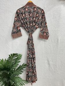 Robe Kimono en coton noir Boho fait à la main Robe longue imprimée Paisley pour femmes, tenue de nuit de bain d'été décontractée pour demoiselles d'honneur - Product Image 5