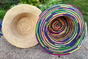 SOMBRERO DE RAFIA DE GANCHILLO MADAGASCAR PLANO 7CM BRIM-COLORIDO O LISO-PRODUCTO TOTALMENTE HECHO A MANO - Product Image 4