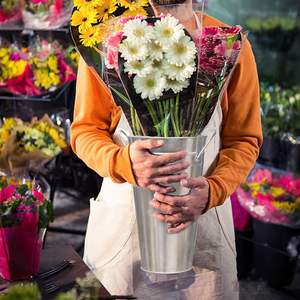 Florero de Metal contemporáneo, diseño moderno hecho a mano para mesa de comedor y decoración de escritorio de oficina, suministro al por mayor - Product Image 3